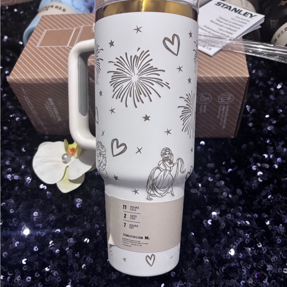🎁Stanley White Tumbler with Heart and Fireworks Design